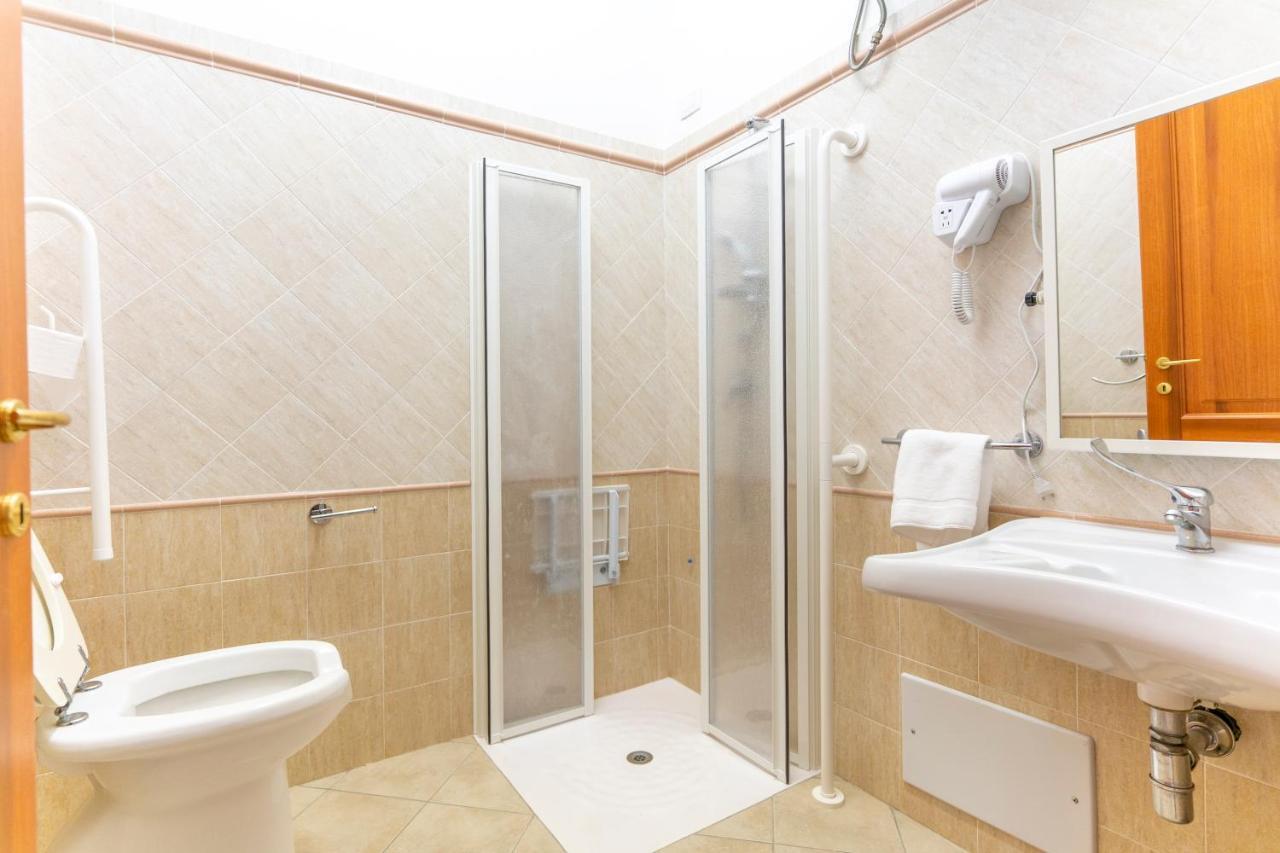 Hotel Dei Tacchi Osini Zewnętrze zdjęcie